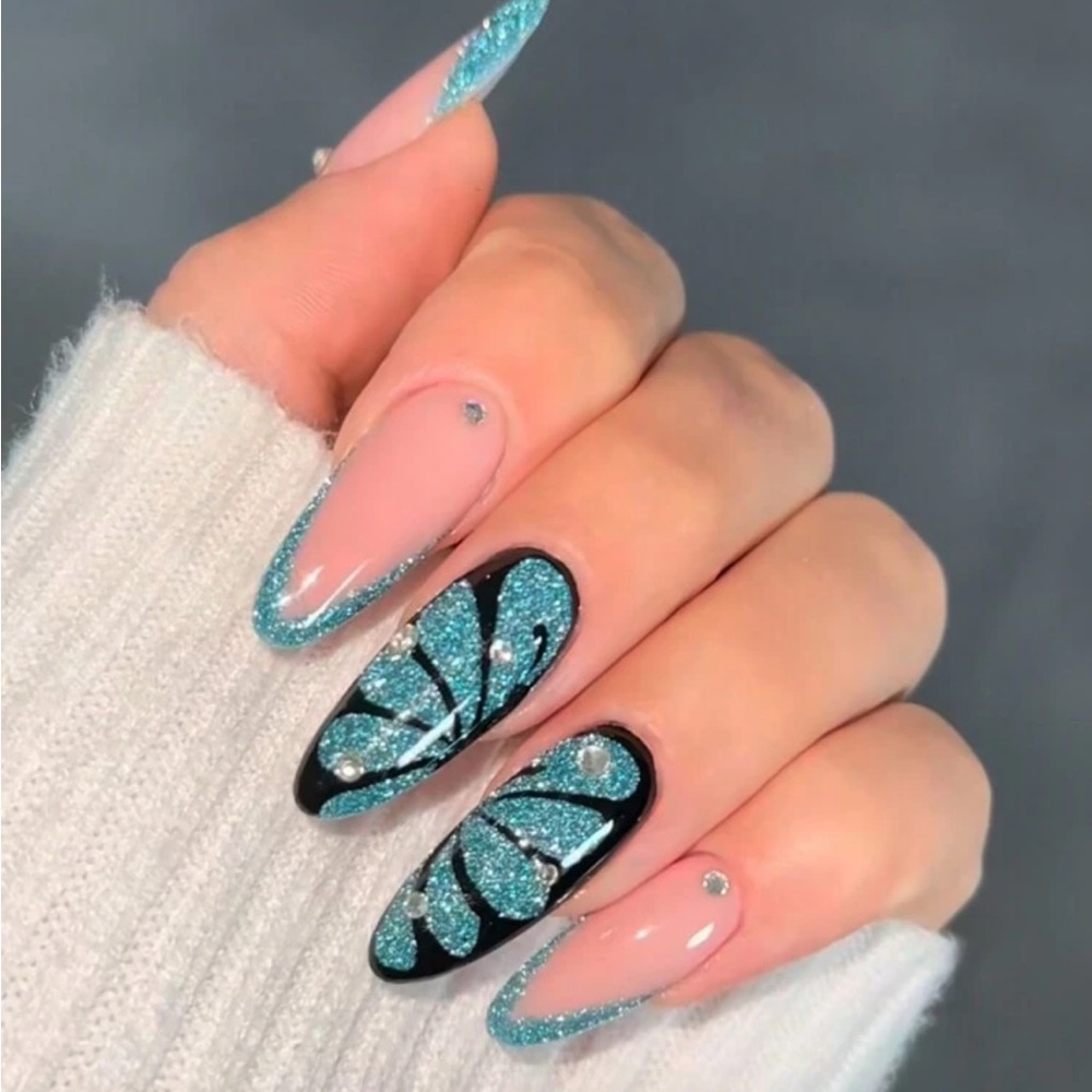 24 Pieces Of Medium-Sized Water Droplet Shaped Pressed Fake Nail Patches,